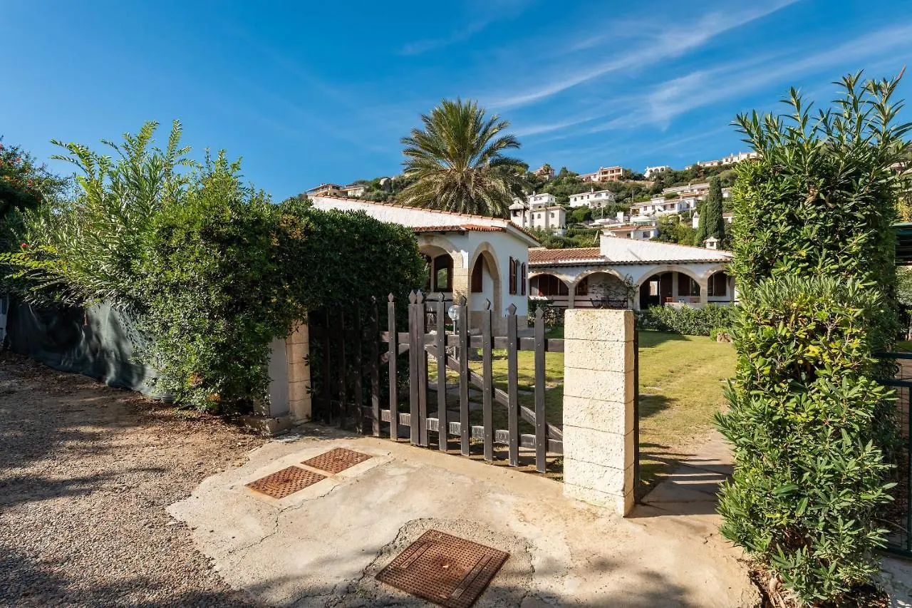 Villa Lucienne Muravera 0*,  Italien